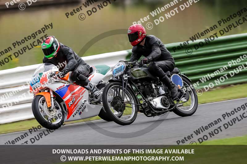 Vintage motorcycle club;eventdigitalimages;mallory park;mallory park trackday photographs;no limits trackdays;peter wileman photography;trackday digital images;trackday photos;vmcc festival 1000 bikes photographs